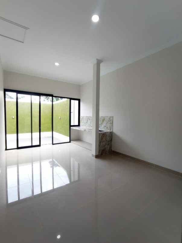 rumah baru tanah luas di utara sd model sleman yogyaka