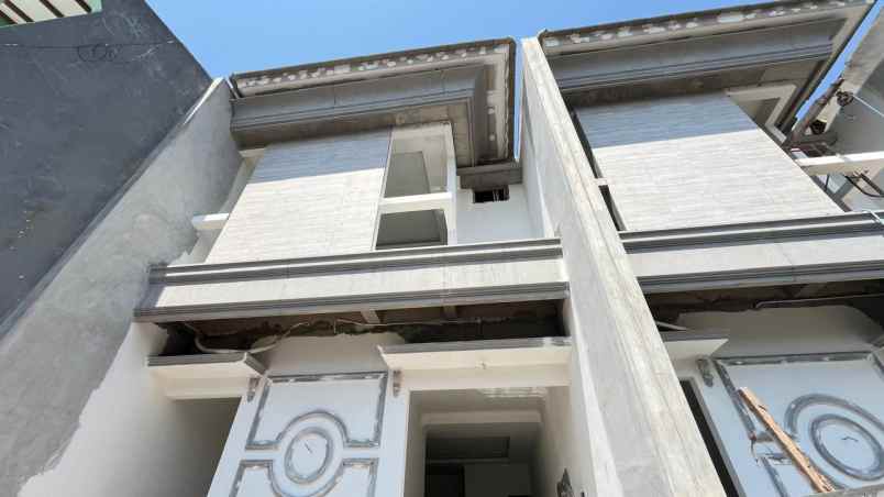 rumah baruk barat dekat merr galaxy mall