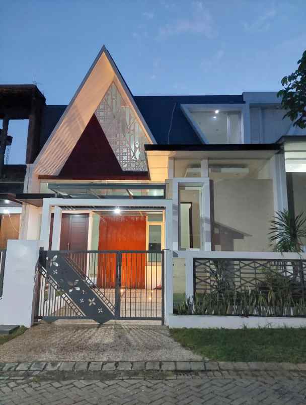 rumah cantik permata jingga kota malang