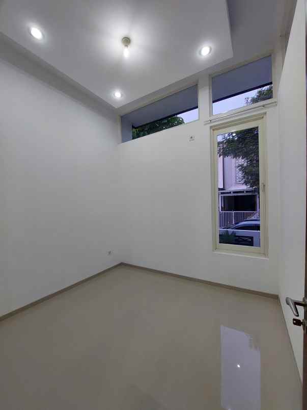 rumah cantik permata jingga kota malang