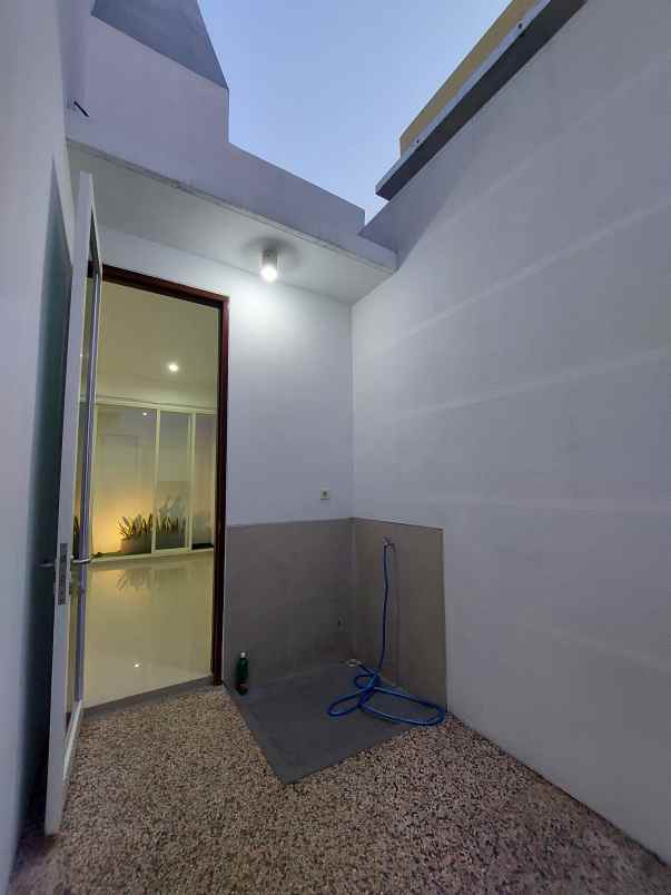 rumah cantik permata jingga kota malang