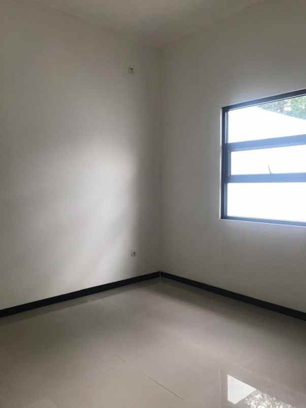 rumah ciwaruga dekat setiabudi dan tol pasteur