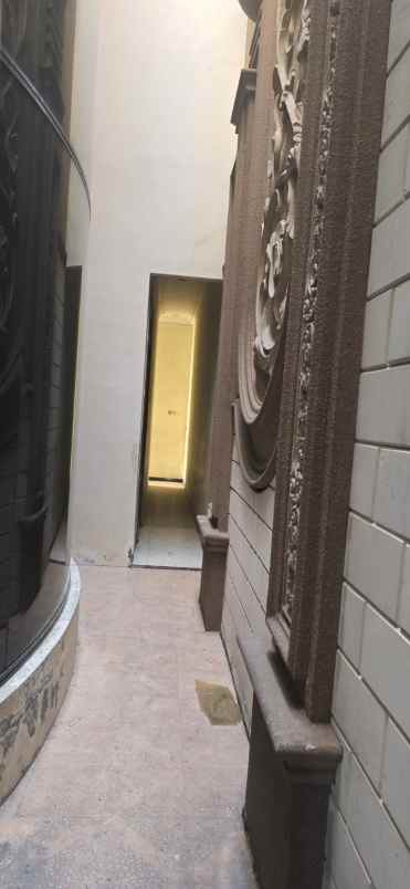 rumah dharmahusada 2 lantai area komersial nego