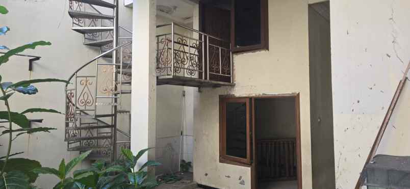 rumah dharmahusada 2 lantai area komersial nego