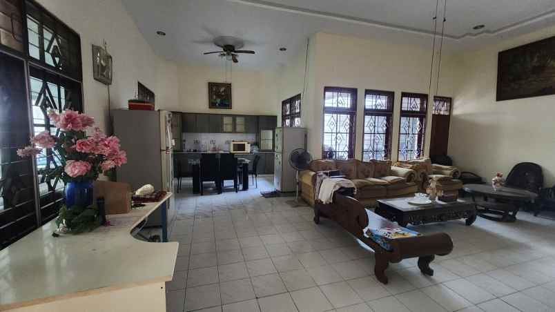 rumah dharmahusada indah manyar kertajaya full furnish