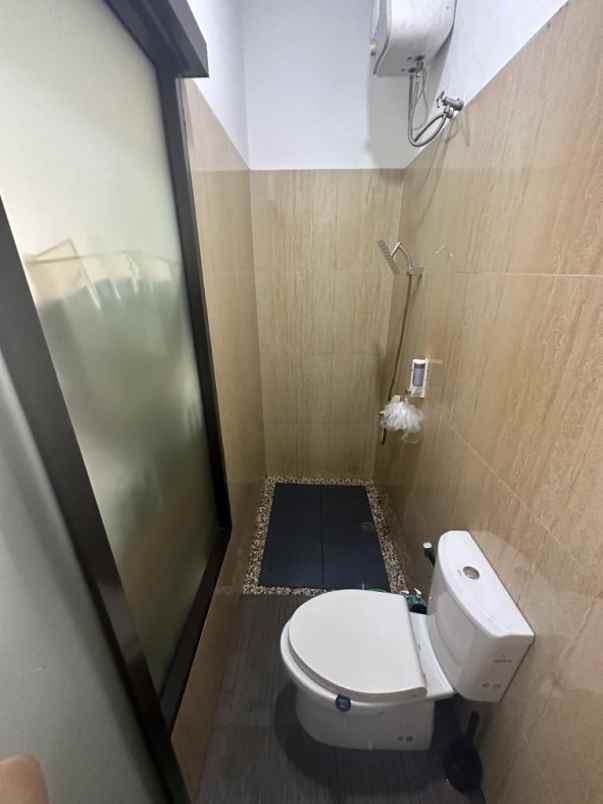 rumah di cinere depok lokasi dekat ke tol brigif