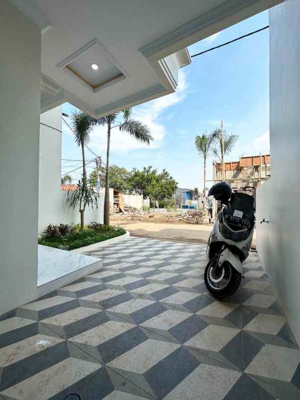 rumah di jaksel dekat jl andara raya tol brigif