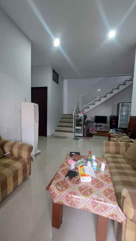 rumah dua lantai dijual bu pancoran mas depok