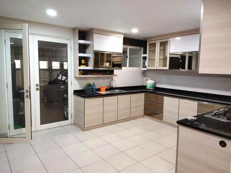 rumah emerald cove gading