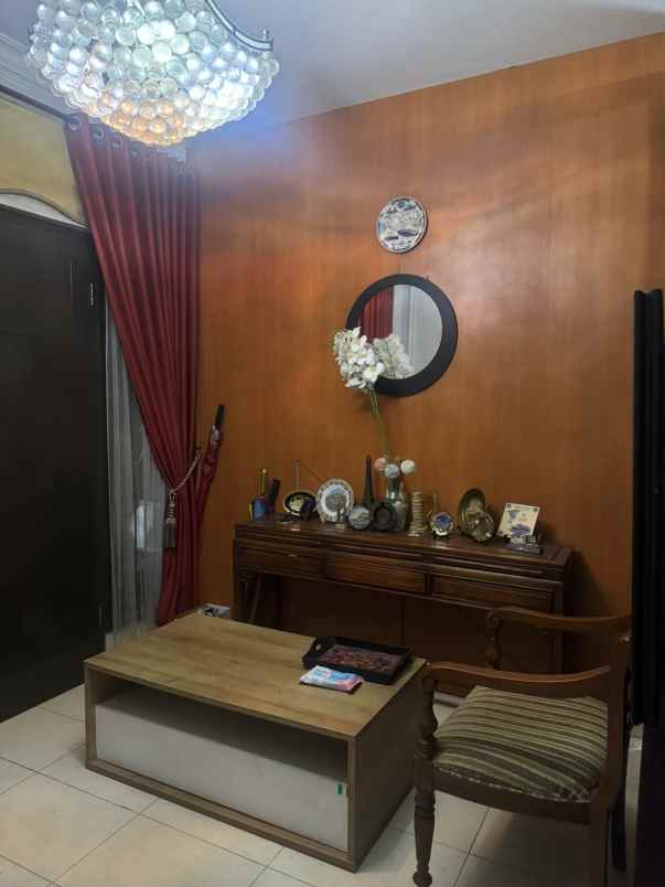 rumah hook elite premium di raffles hills cibubur