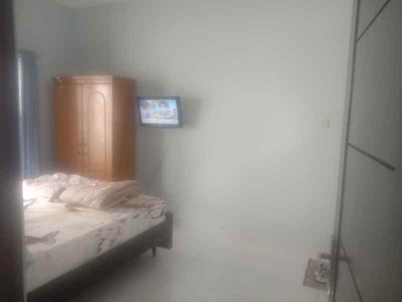 rumah jalan raya cilebut