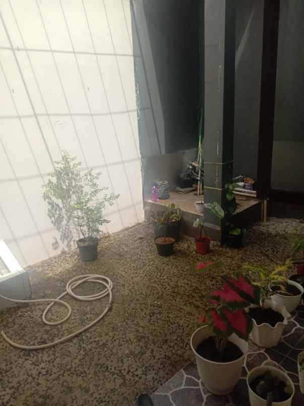 rumah jalan raya cilebut