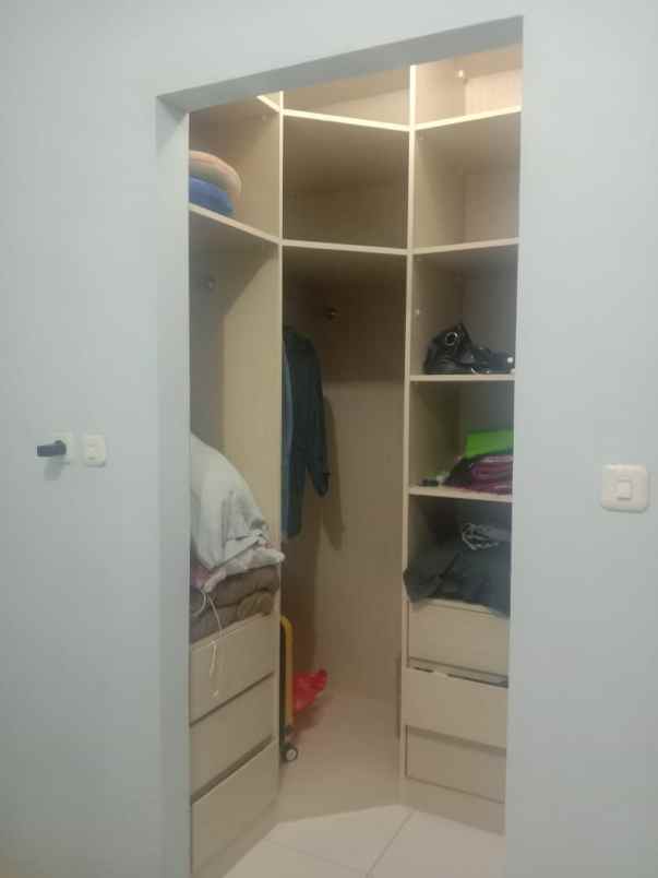 rumah jalan raya cilebut