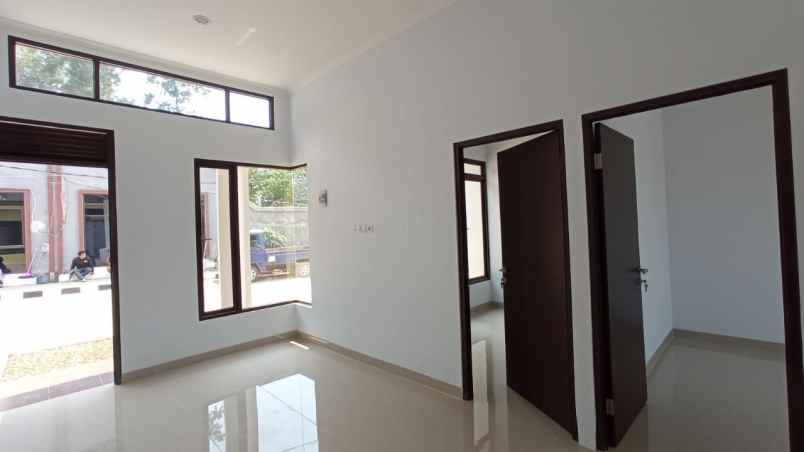 rumah jl cisaat setu telajung