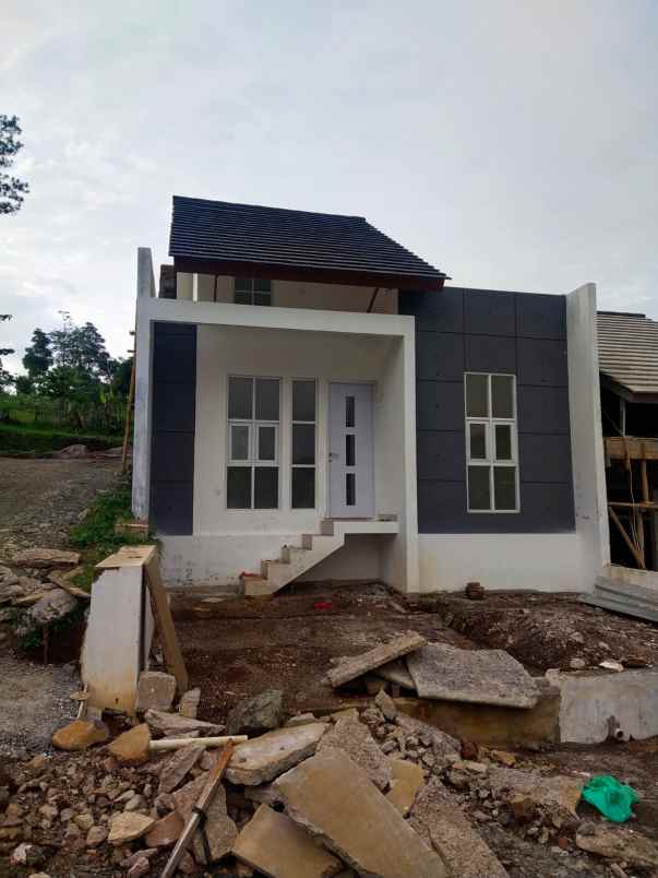 rumah jl sekesalam girimekar kec