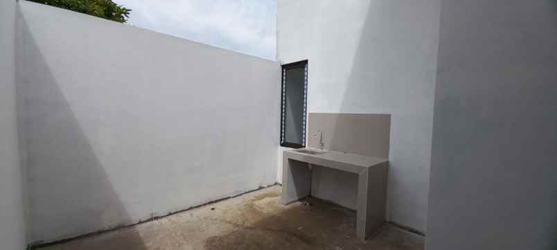 rumah jl taman bukit xii