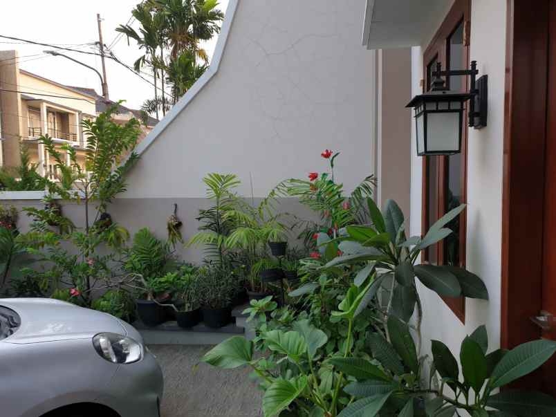 rumah jln bintaro utama