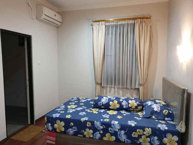 rumah jln bintaro utama