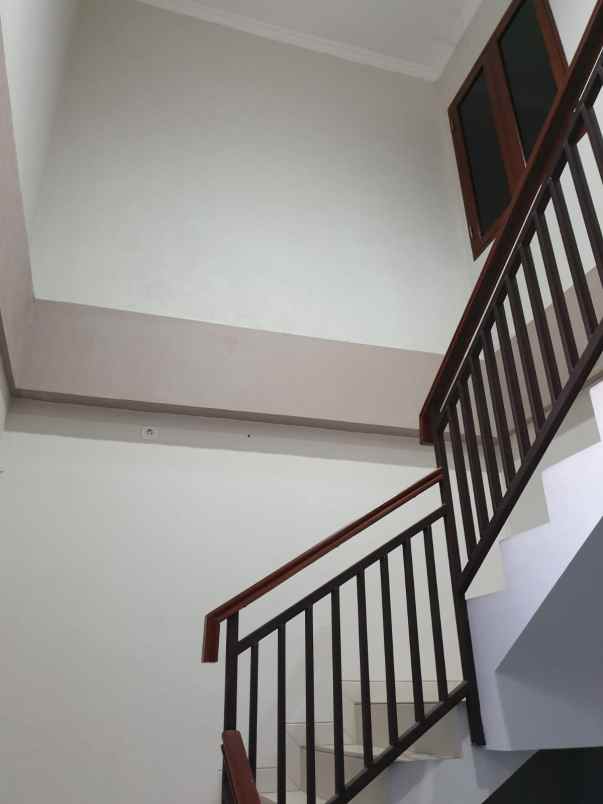 rumah jln bintaro utama