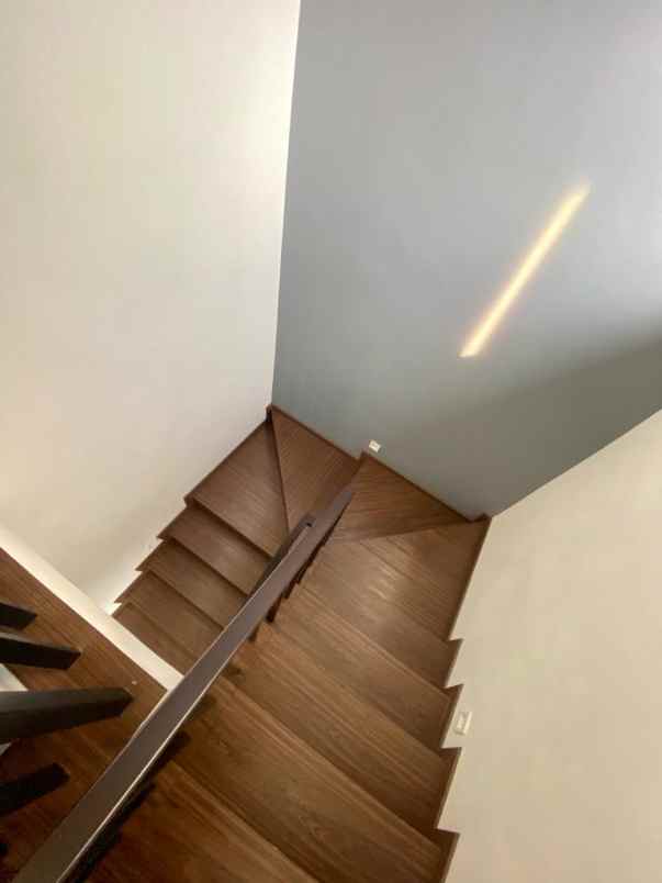 rumah jln diklat pemda duku