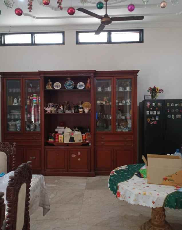 rumah jln raya cinere depok