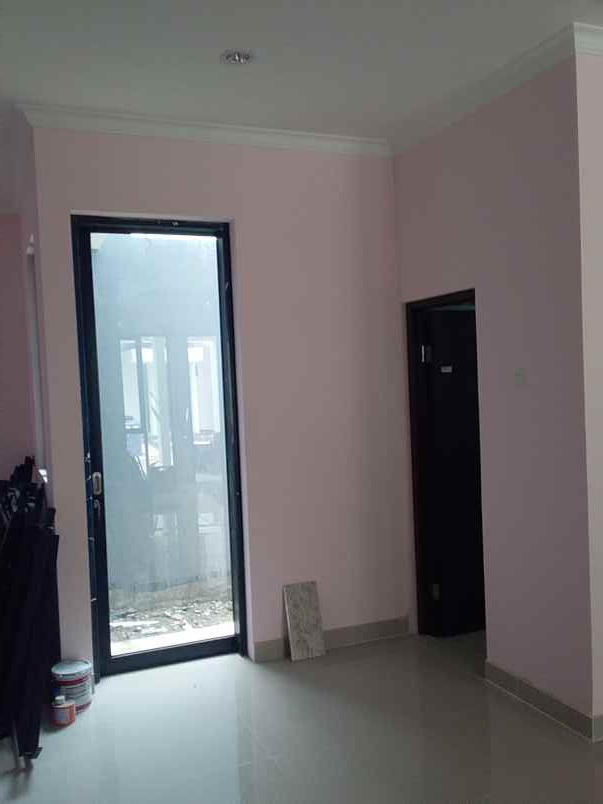 rumah jln raya jagakarsa cipedak