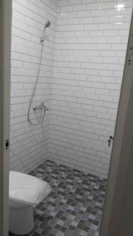 rumah jln raya kedoya