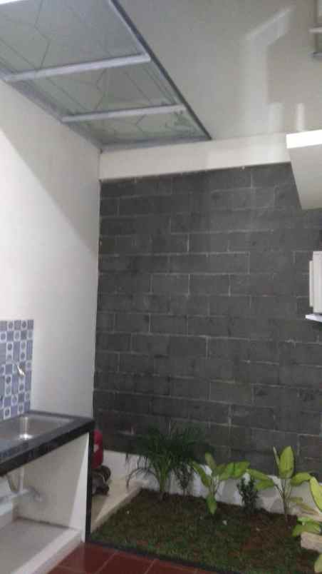 rumah jln raya kedoya