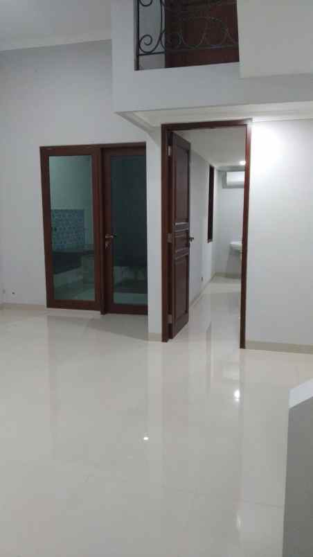 rumah jln raya kedoya