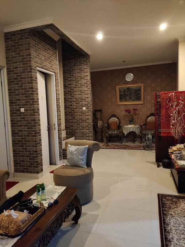 rumah kemenyan ciganjur