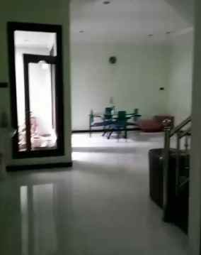 rumah klampis 2 lantai min 2 thn anti rayap