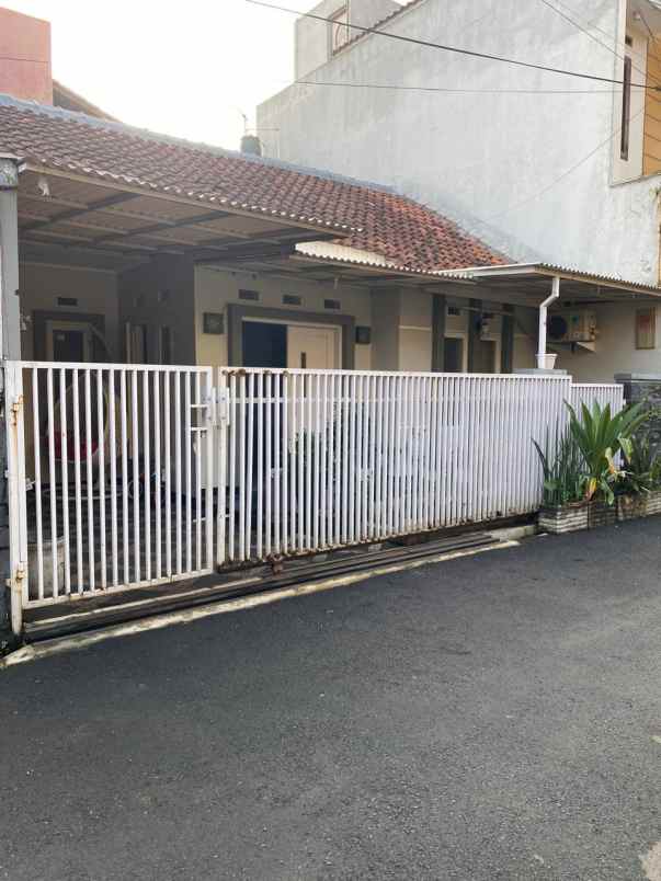 rumah komplek antapani kota bandung siap huni