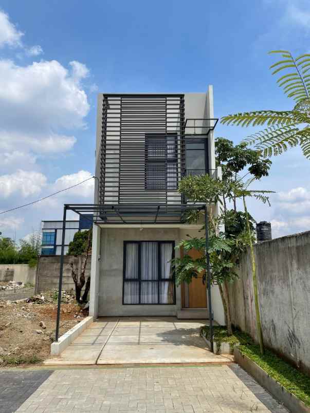 rumah kpr syariah 2 lantai strategis akses 2 mobil