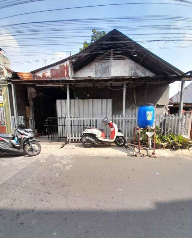 rumah lama hitung tanah di utan kayu jaktim