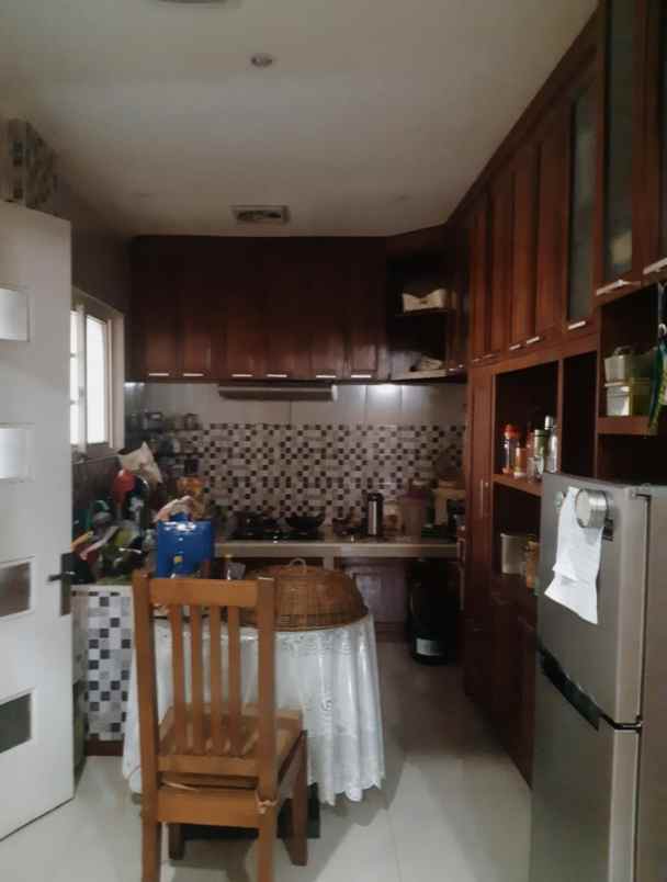 rumah meruyung limo depok