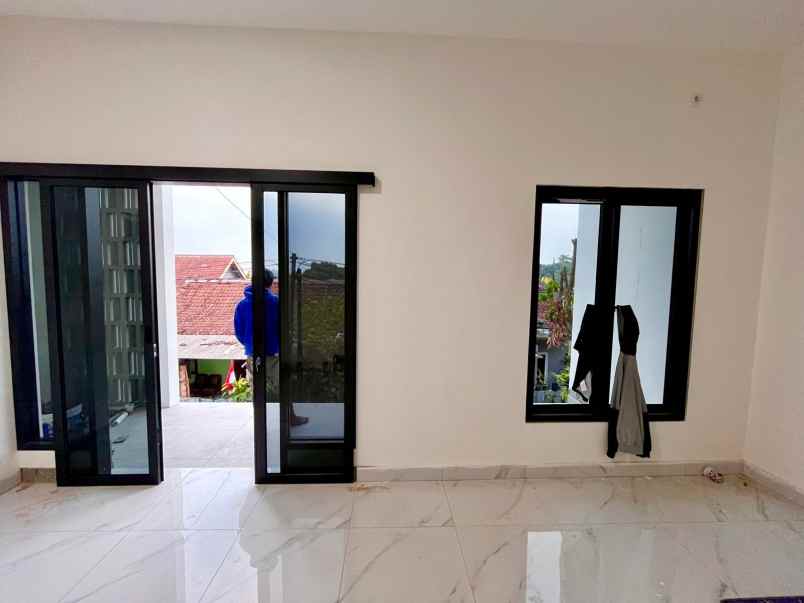 rumah mewah 2 lantai dekat terminal condong catur