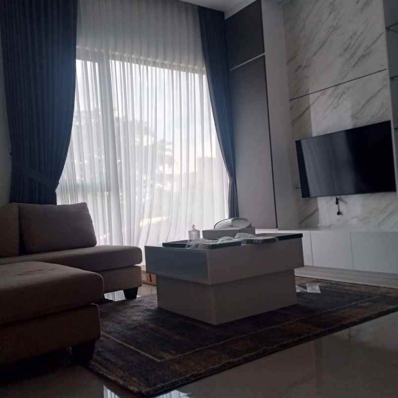 rumah mewah 2 lantai dengan rooftop di dago bandung