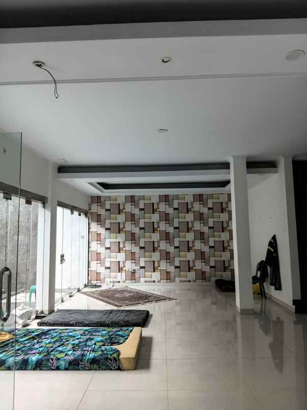 rumah mewah 3 lantai di nusa hijau cimahi