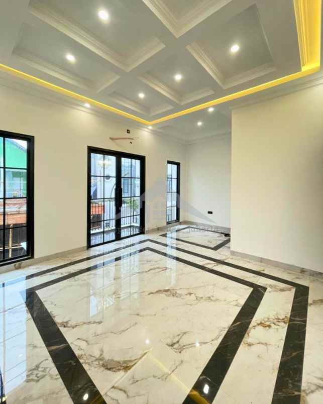 rumah mewah dalam cluster exclusive jagakarsa