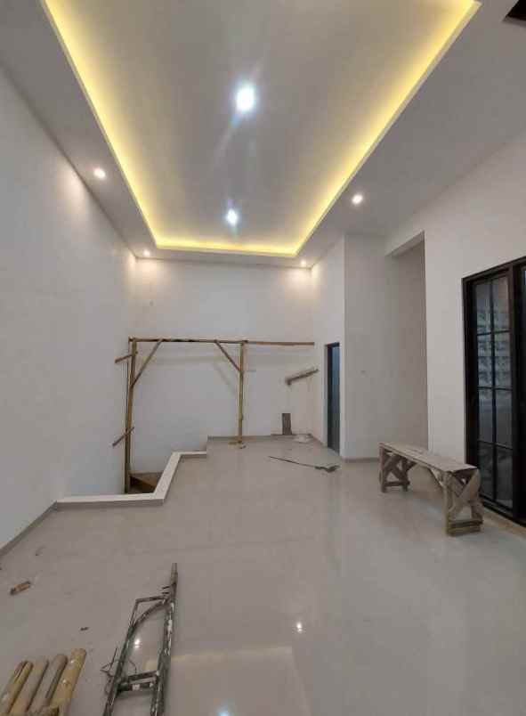 rumah mewah free kitchen set lokasi borobudur