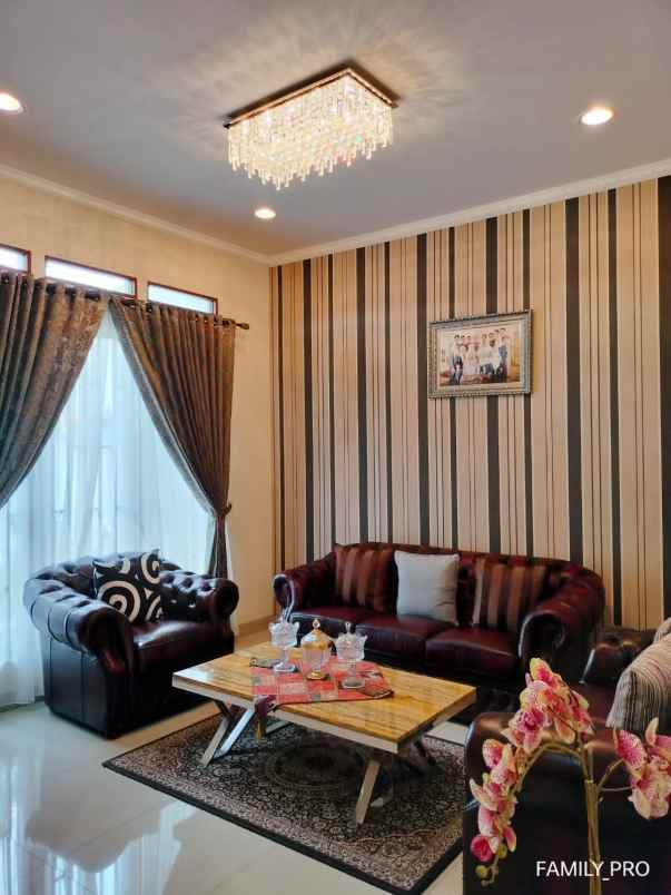 rumah mewah lahan luas di bintaro sektor 2