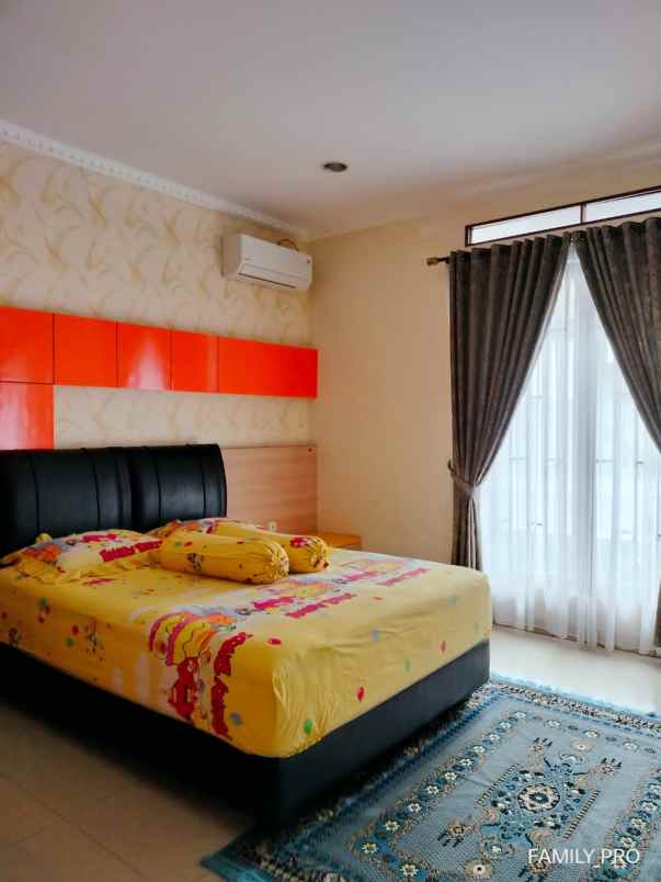 rumah mewah lahan luas di bintaro sektor 2