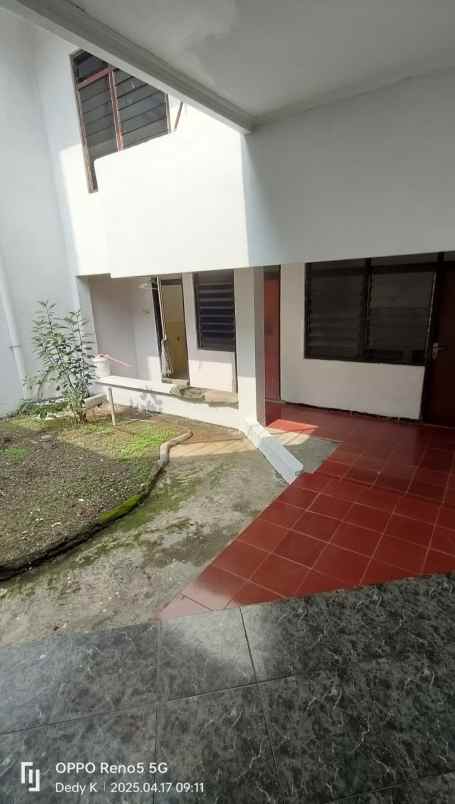 rumah mewah siap huni lokasi kendangsari surabaya