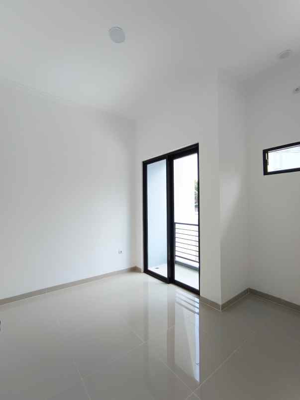 rumah minimalis 2 lantai di bojongsari depok