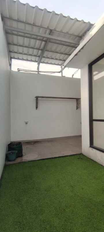 rumah nyaman dan strategis di the villas serpong