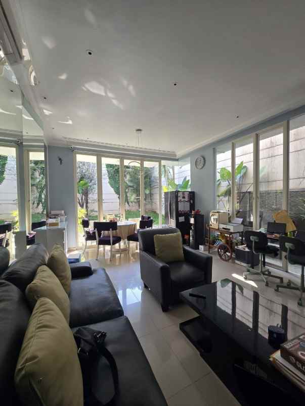 rumah pakuwon indah vbr 2