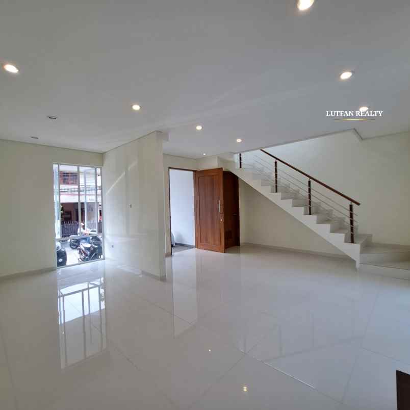 rumah pejaten barat skandinavian modern non cluster