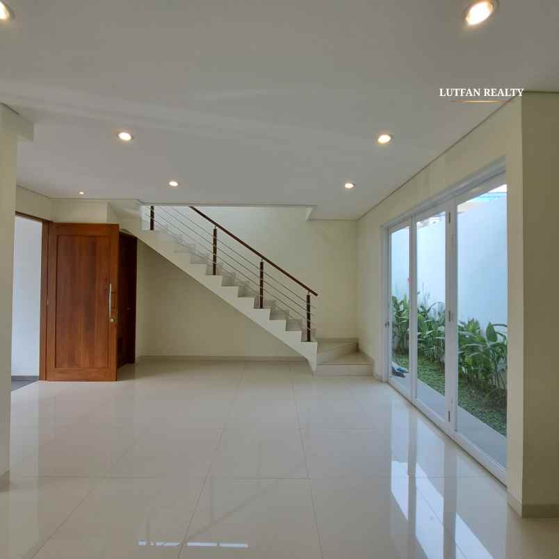 rumah pejaten barat skandinavian modern non cluster