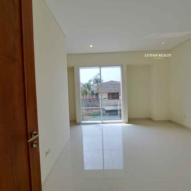 rumah pejaten barat skandinavian modern non cluster