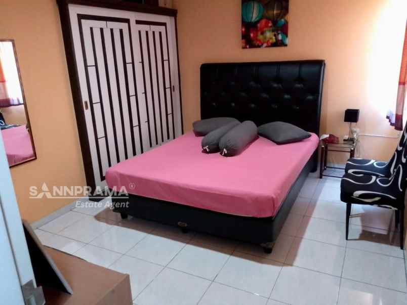 rumah pojok luas di cluster permata cimanggis tapos rn